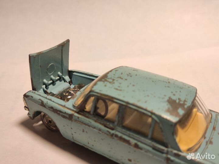 Модель автомобиля Москвич 412 1/43