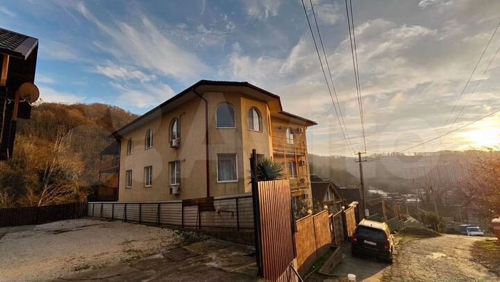 Коттедж 480 м² на участке 17 сот.