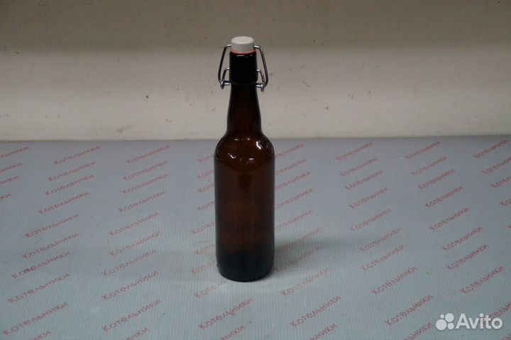Бутылка стеклянная с бугельной пробкой