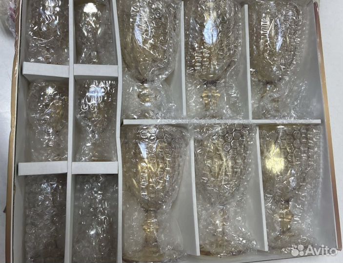 Набор бокалов и рюмок