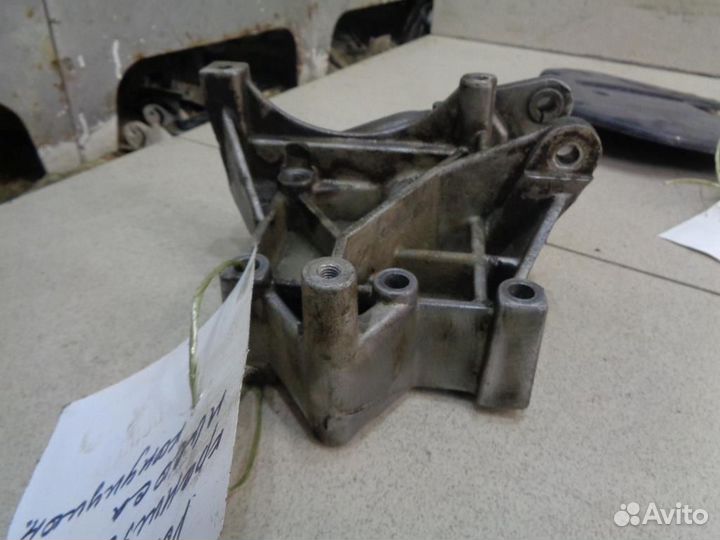 Кронштейн компрессора кондиционера Rover 75 RJ 19