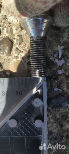 Болты гайки для колёс