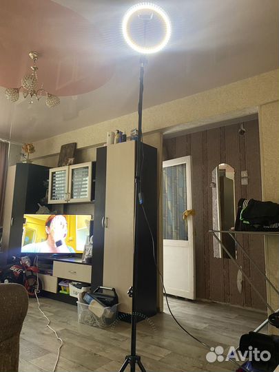 Кольцевая лампа со штативом