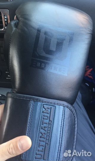 Боксерские перчатки