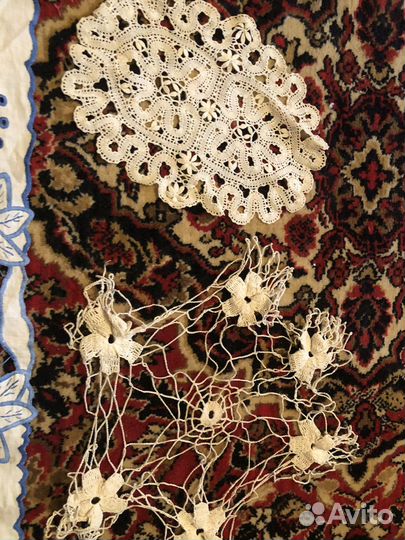 Старые кружевные салфетки