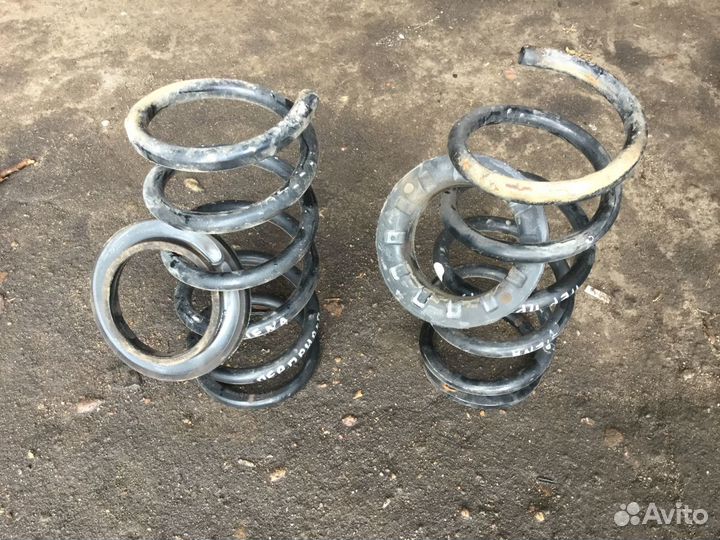 Задние пружины Toyota Sienna 3