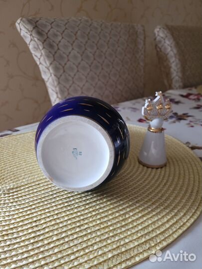 Фарфоровый штоф