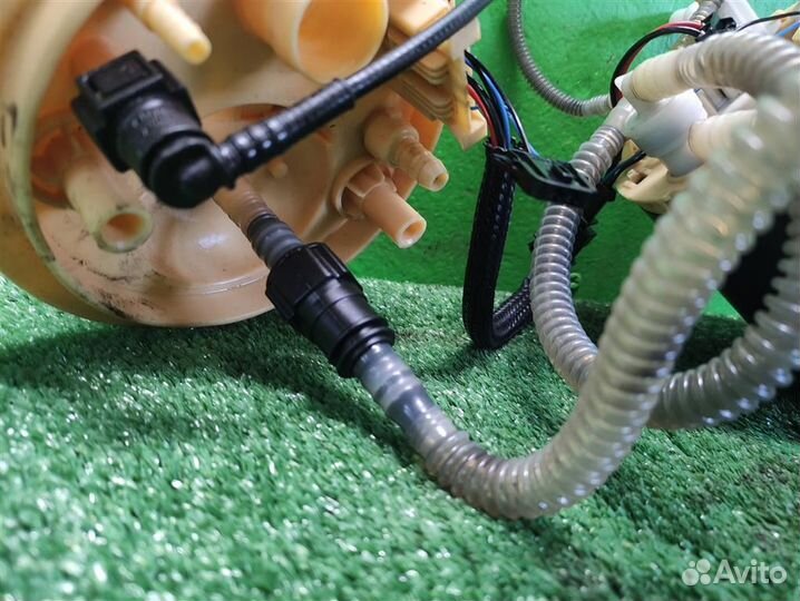 Топливный насос Land Rover Discovery 4 2010