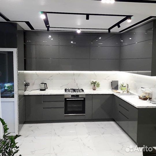 Кухонный гарнитур на заказ. Своё производство