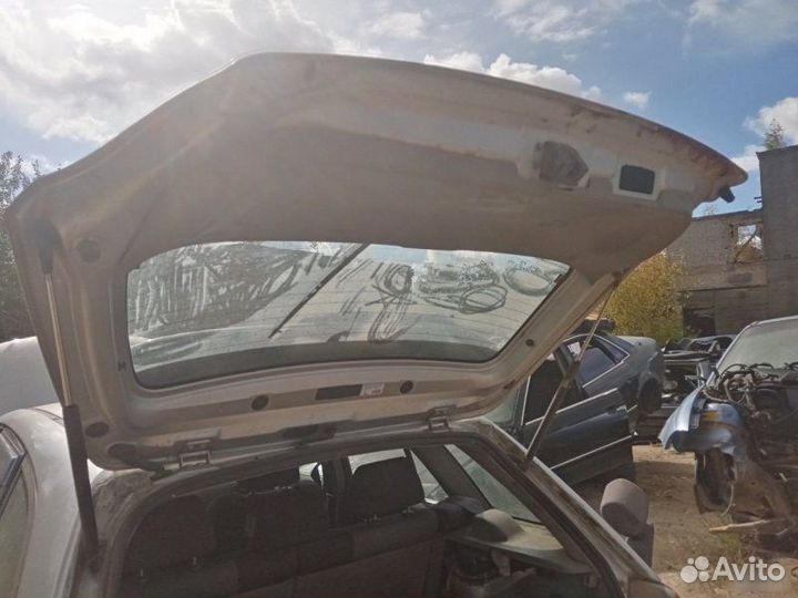 Крышка багажника Mazda 323 BJ