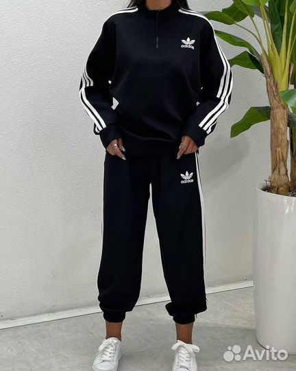 Спортивный костюм adidas женский