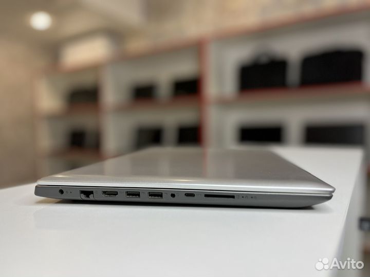 Свежий ноутбук lenovo: 12гб/i5-7200u/2 карты