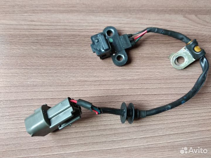 Датчик положения распредвала Mitsubishi 6G72 6G74