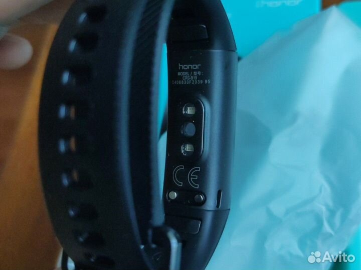 Фитнес браслет Huawei honor band 4