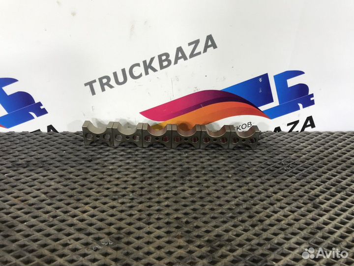 51042020175 Комплект проставок под ось коромысел