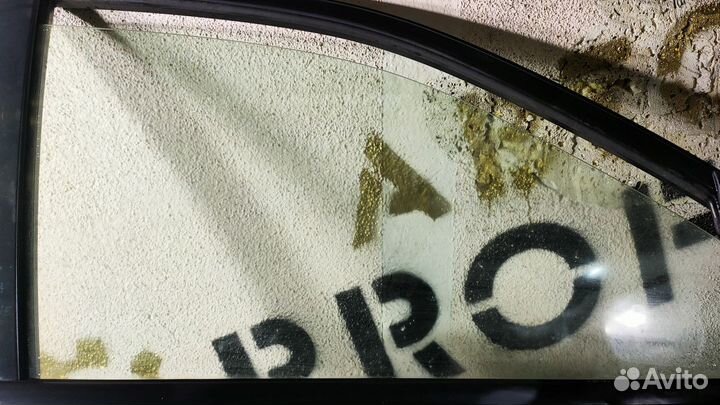 Стекло двери передней правой для Mazda MPV2