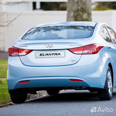 Бампер задний в цвет Hyundai Elantra MD