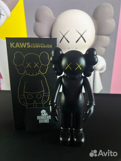 Коллекционная фигурка kaws black