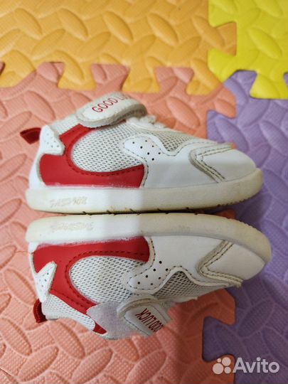 Кроссовки детские