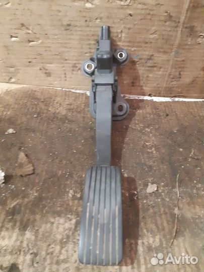 Педаль газа Mitsubishi Outlander 3