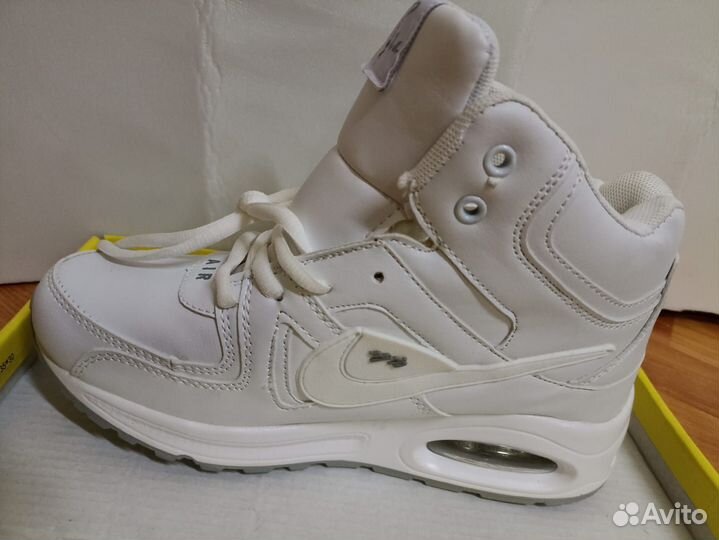 Кроссовки зимние женские 37 38 размер