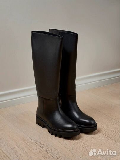 Сапоги трубы 38 39 40 Massimo Dutti