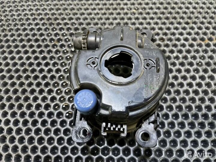 Туманка прав. Nissan Pathfinder