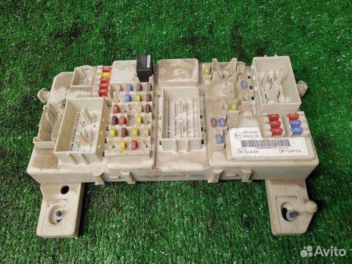 Блок предохранителей салонный Ford Focus 2