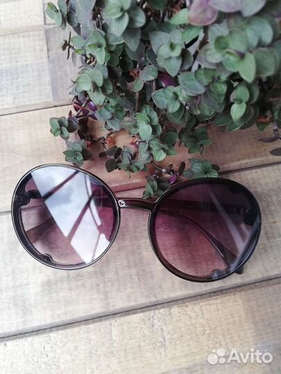 Солнечные очки женские