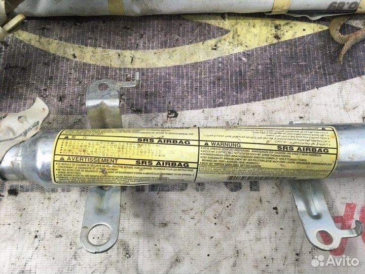 Шторка безопасности правая Mazda 3 BK 1.6 Z6