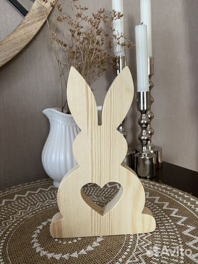 Зайцы из дерева