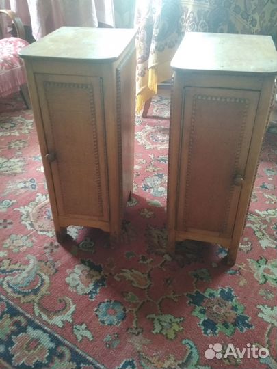 Тумбочка прикроватная