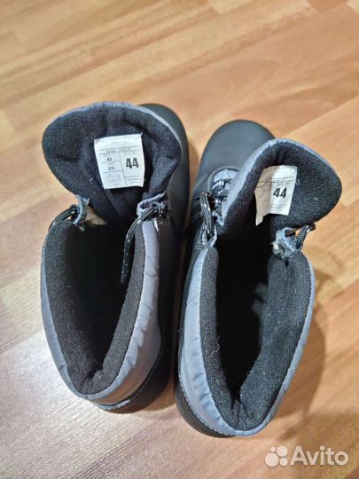 Ботинки лыжные 43. NNN