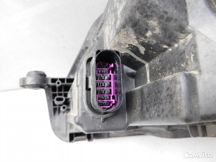 Фара правая Skoda Superb