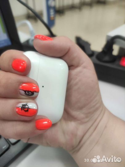 Маникюр с покрытием гель-лаком
