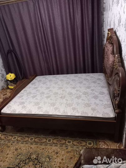 Спальный гарнитур