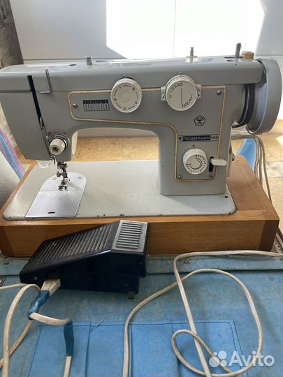 Швейная машина Подольск 142 с электроприводом