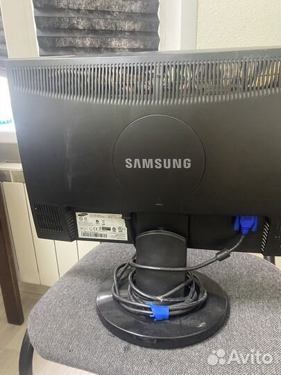 Монитор Samsung