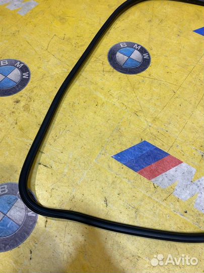 Уплотнитель дверного проема передний левый BMW X3