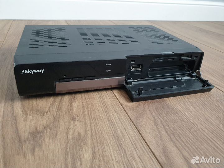 Спутниковый ресивер Skyway Andromeda