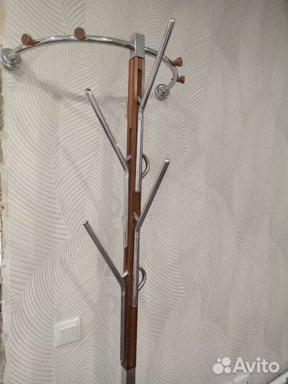 Вешалка напольная настенная