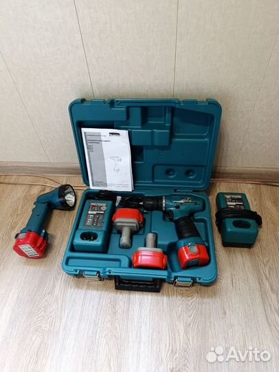 Шуруповерт Makita 12V