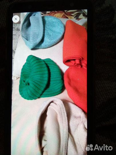 Женские вещи пакетом(шапки)