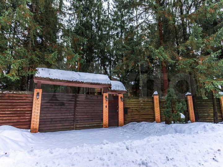 Коттедж 245 м² на участке 32 сот.