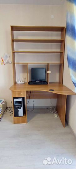 Отдам бесплатно компьютерный стол