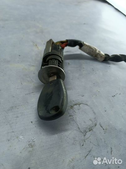 Замок зажигания Renault Logan 1