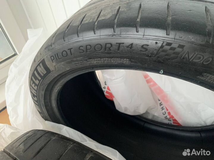 Michelin Pilot Sport 4 S 275/35 R21