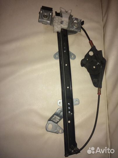 Форд Фьюжн. Стеклоподъемник передней правой двери