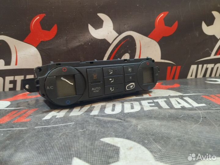 Блок управления климатом Ford Focus 2