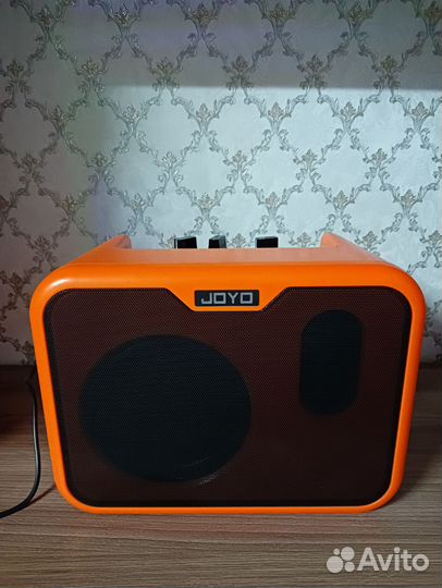 Гитарный комбоусилитель